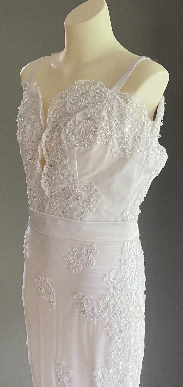 White Wedding Dress Crystal and Sequin Embellished Lace Mermaid Style Tulle Sz 6