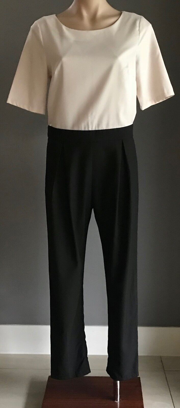 ATMOS & HERE Jumpsuit Size 10 One Piece Ivory & Black Short Sleeve Crop Pantsuit