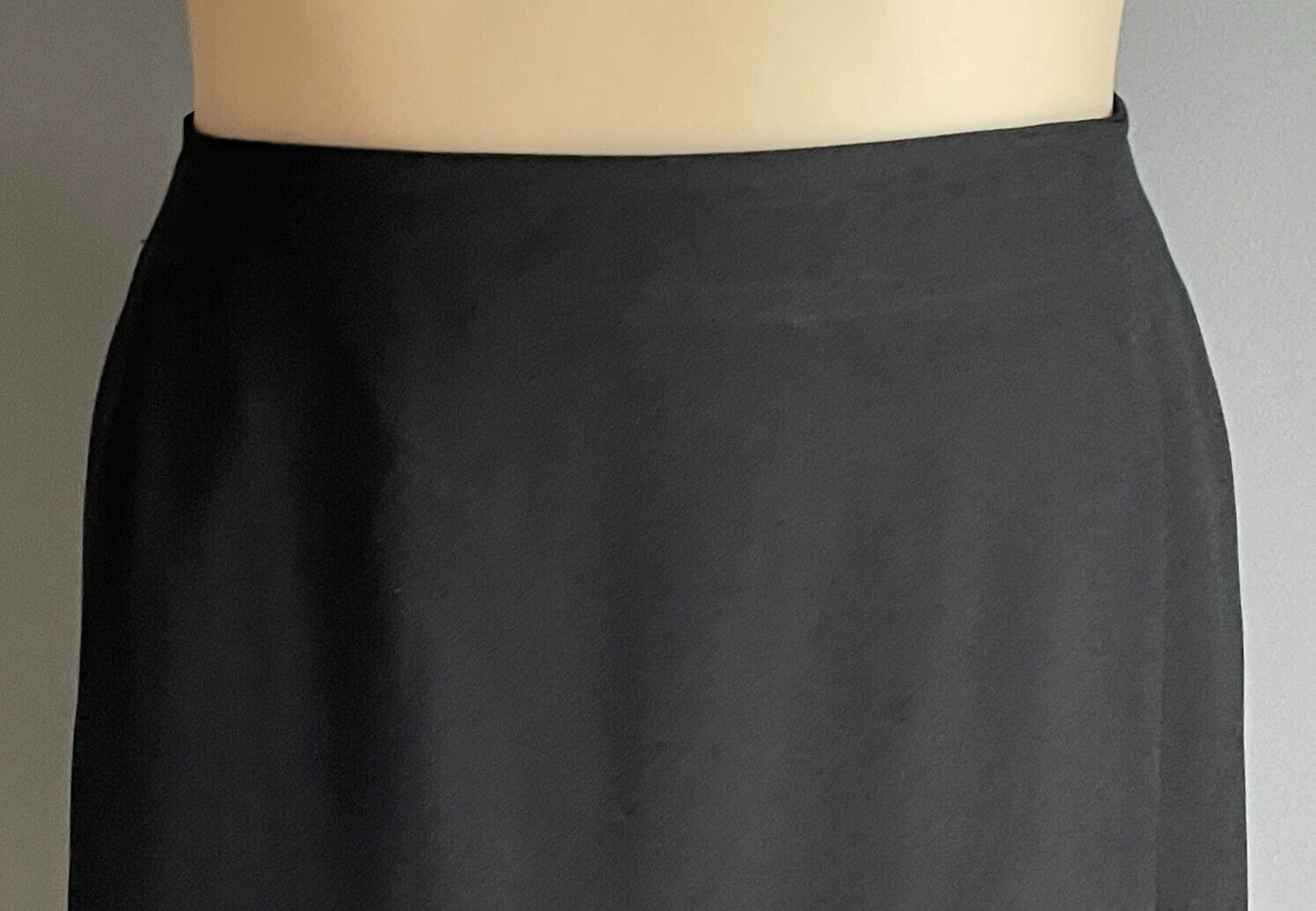 TARGET Skirt Black Straight Midi Partial Elastic Waist Size 18 Slit Front NEW
