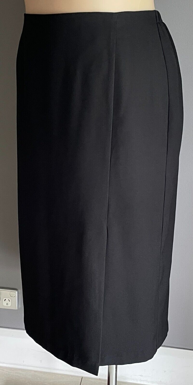 TARGET Skirt Black Straight Midi Partial Elastic Waist Size 18 Slit Front NEW