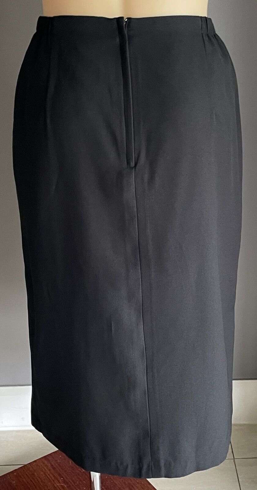 TARGET Skirt Black Straight Midi Partial Elastic Waist Size 18 Slit Front NEW