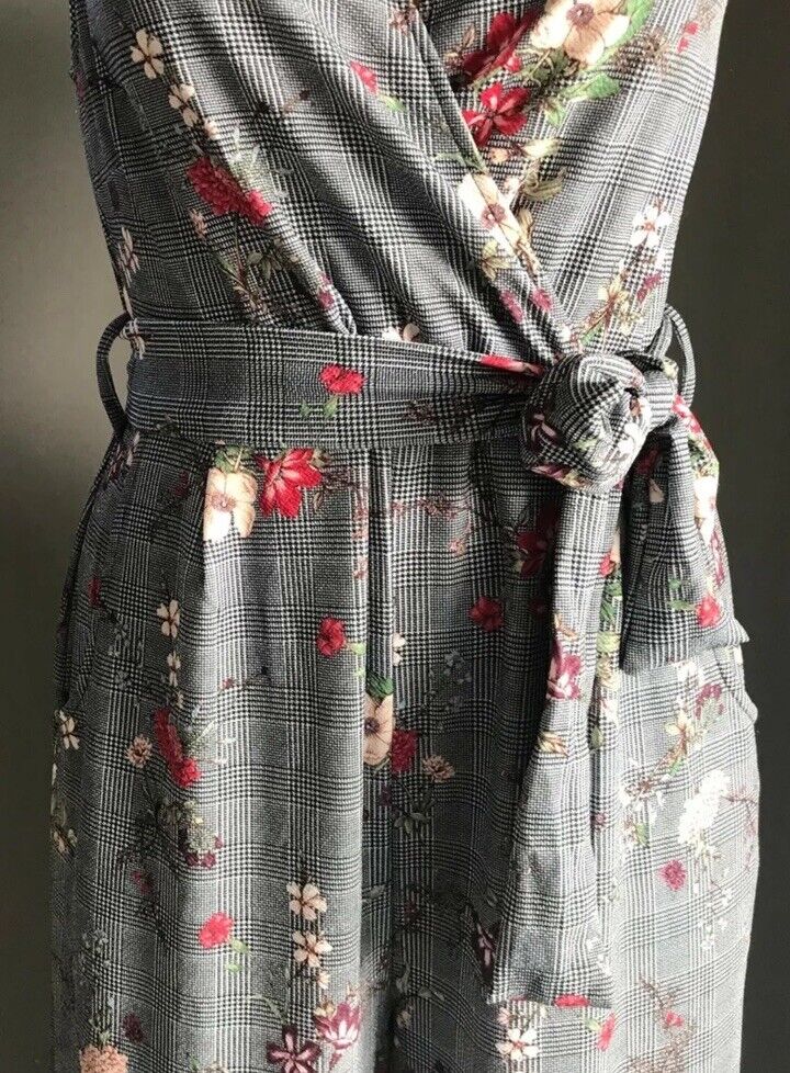 BOOHOO+ Jumpsuit Black White Check Floral Print Sleeveless Wide Leg Plus Size 20
