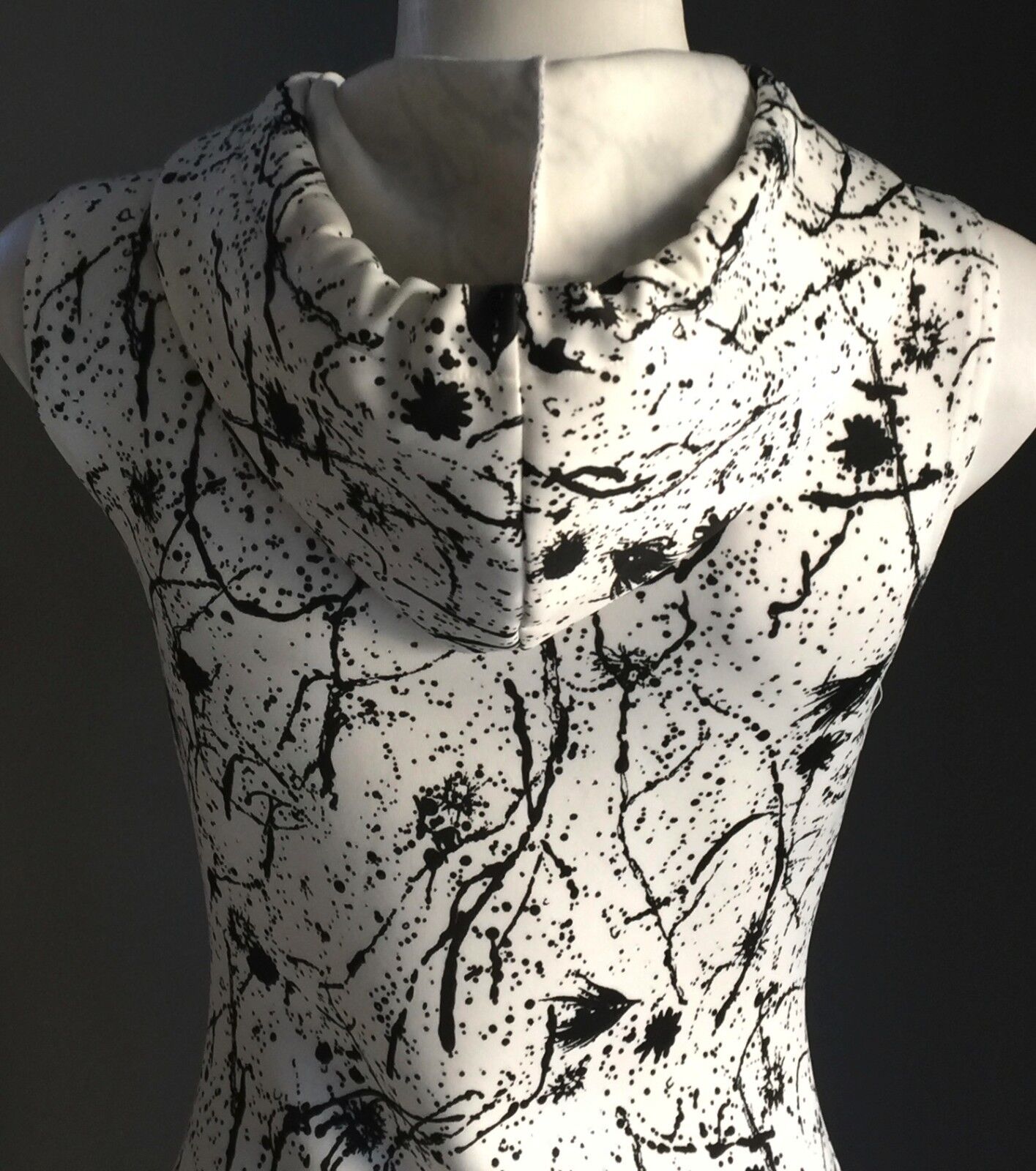 BOOHOO FIT Ellen Splatter Dress Bodycon Hooded Sleeveless Size XS AU 8 NEW