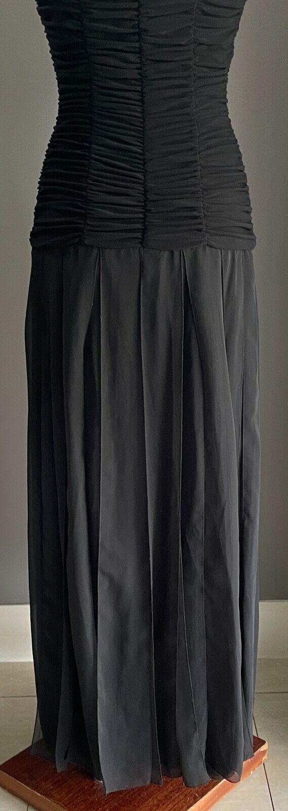 MR K Gown Dress Black Halter Neck Ruched Bodice Midi Fabric Strip Skirt Size 10