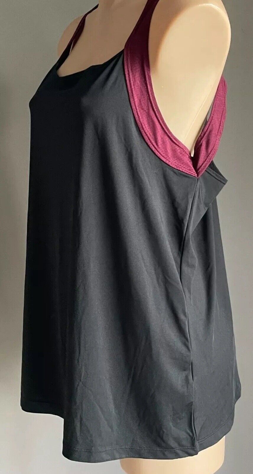 AVELLA Tank Top Black Burgund Racer Back Stretch Active Sport Singlet Size S 16