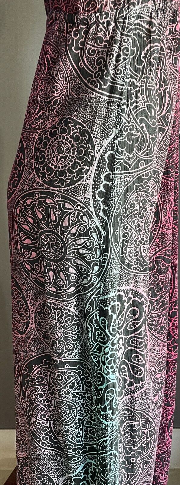 BILLABONG Maxi Dress Shades of Pink Green Black  Print Sleeveless Ladies Size 10