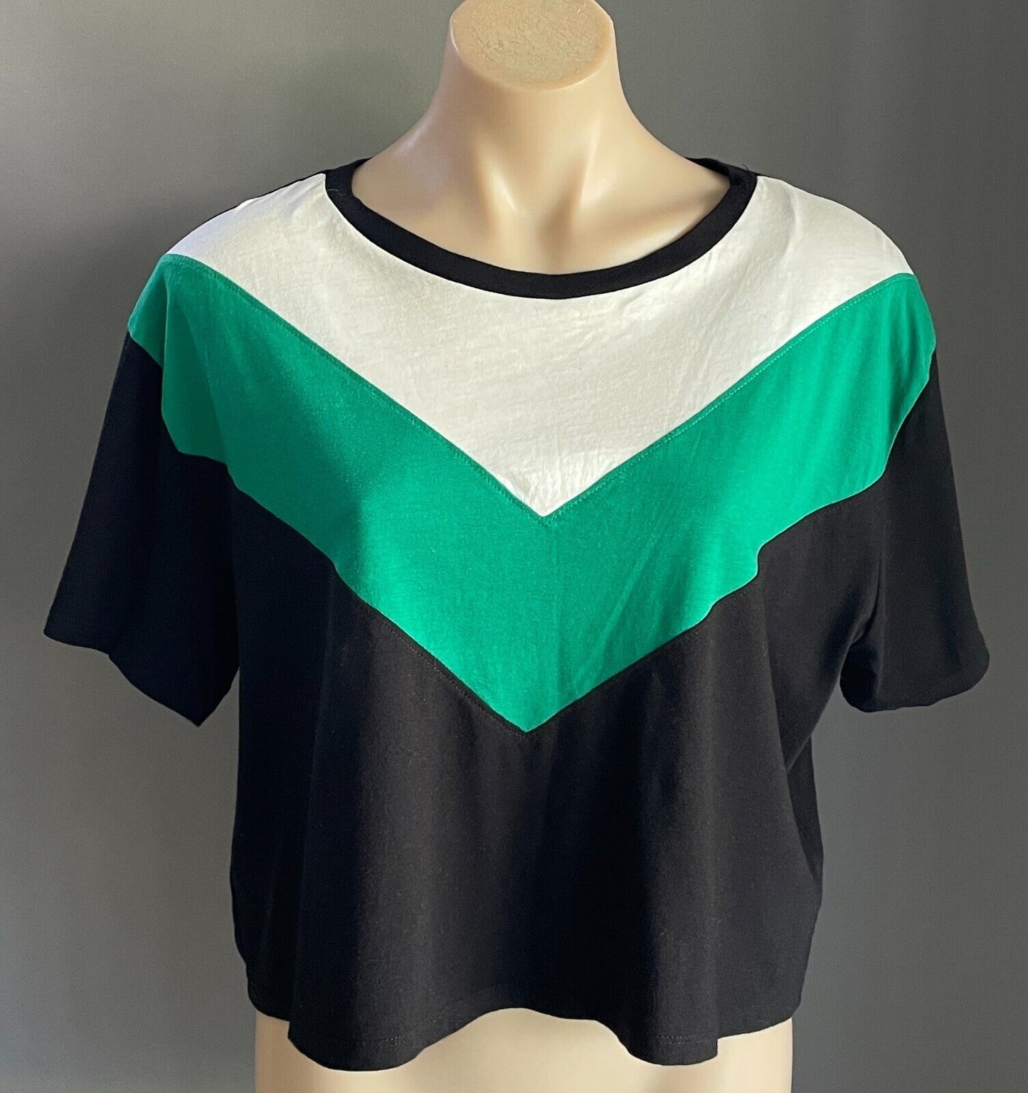 DIVIDED by H&M  T-Shirt White Green Black Block Top Size EU L 12 Short Sleeve