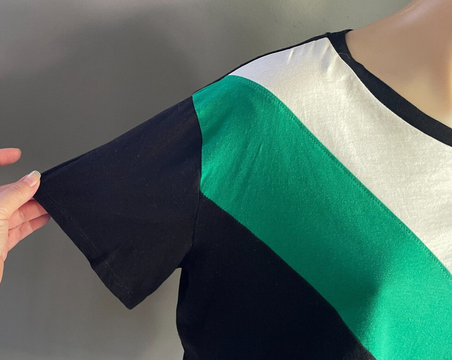 DIVIDED by H&M  T-Shirt White Green Black Block Top Size EU L 12 Short Sleeve