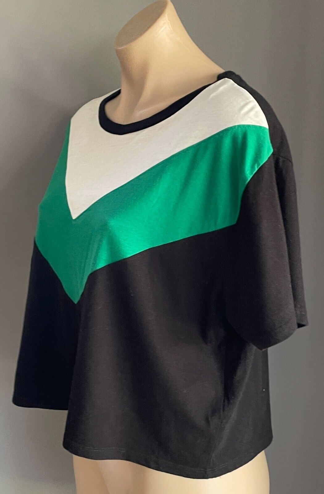 DIVIDED by H&M  T-Shirt White Green Black Block Top Size EU L 12 Short Sleeve