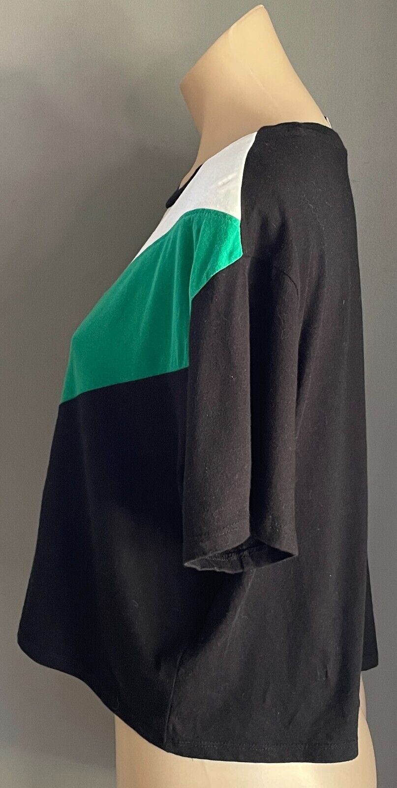 DIVIDED by H&M  T-Shirt White Green Black Block Top Size EU L 12 Short Sleeve