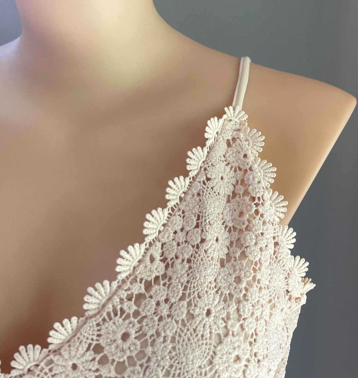 H&M Crop Top Light Beige Lace Adjustable Straps Partially Lined Size XXL 18 NEW