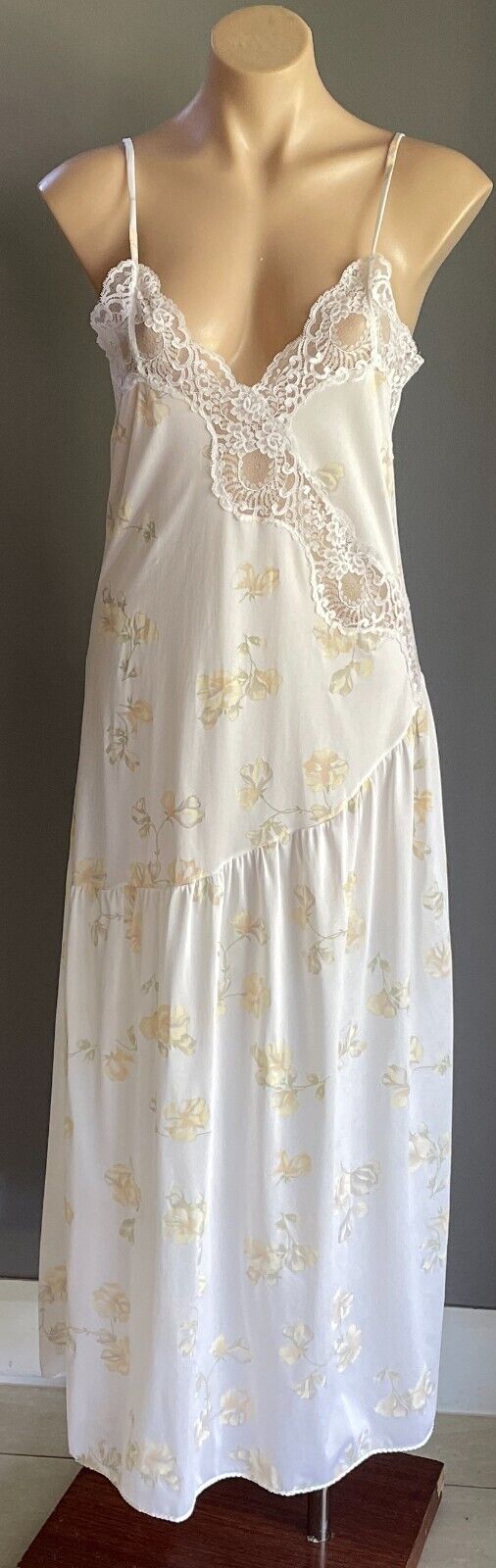 LITTLE LUXURIES Nightie Nylon White Floral Print Long Length Size 14 Lingerie