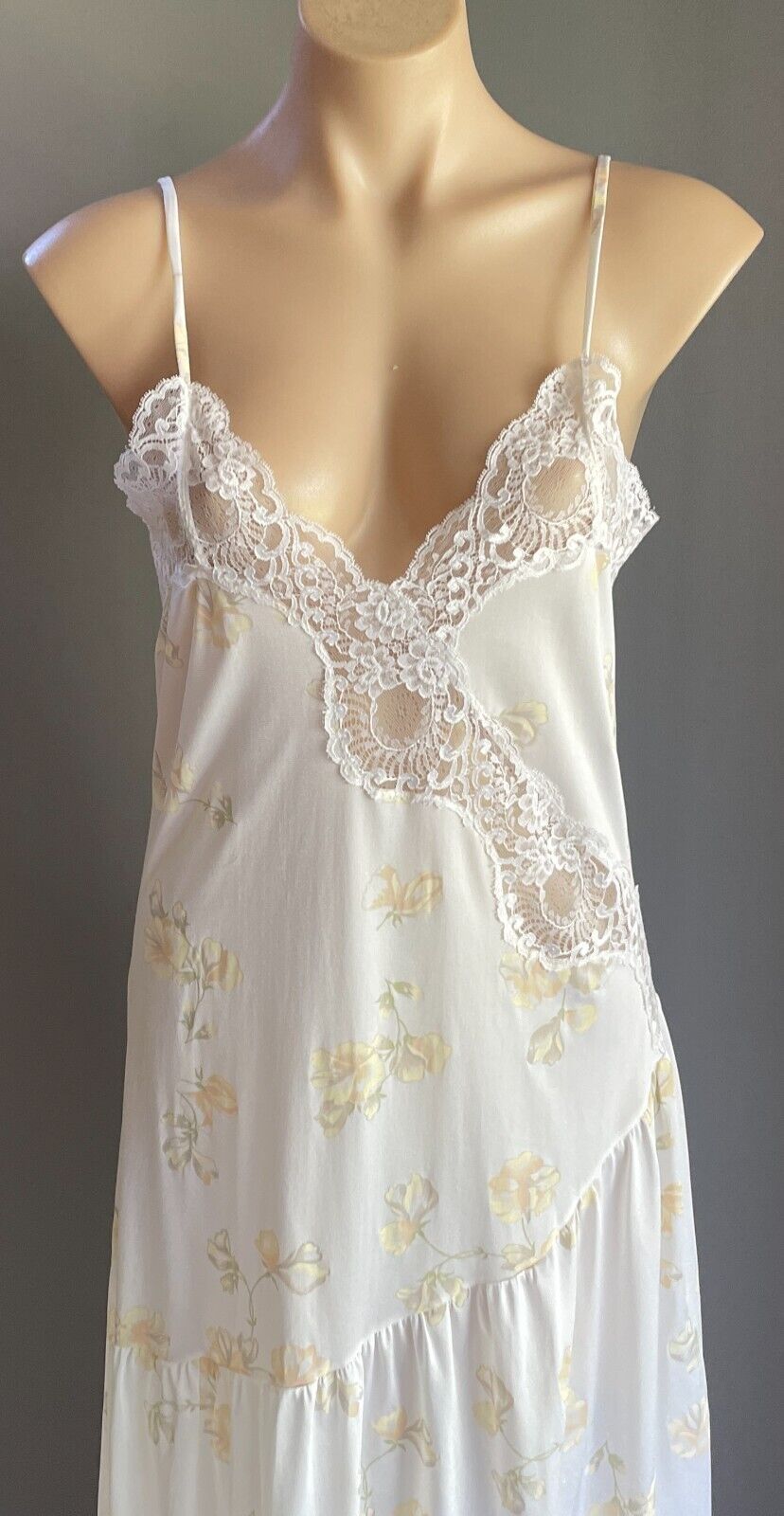 LITTLE LUXURIES Nightie Nylon White Floral Print Long Length Size 14 Lingerie