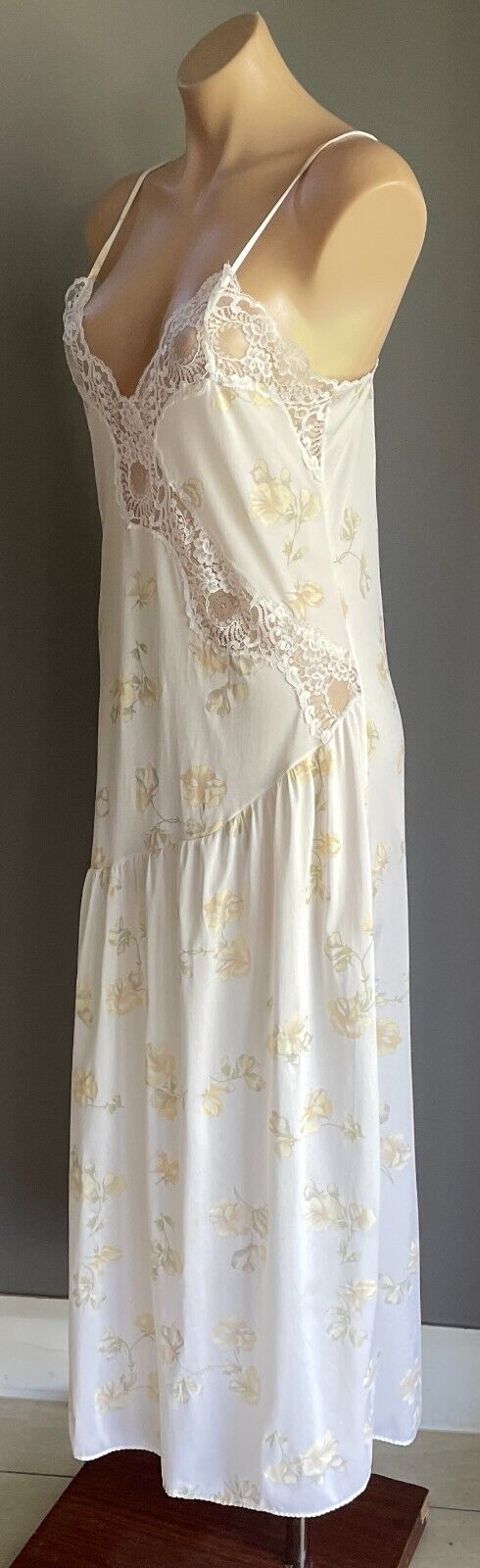 LITTLE LUXURIES Nightie Nylon White Floral Print Long Length Size 14 Lingerie