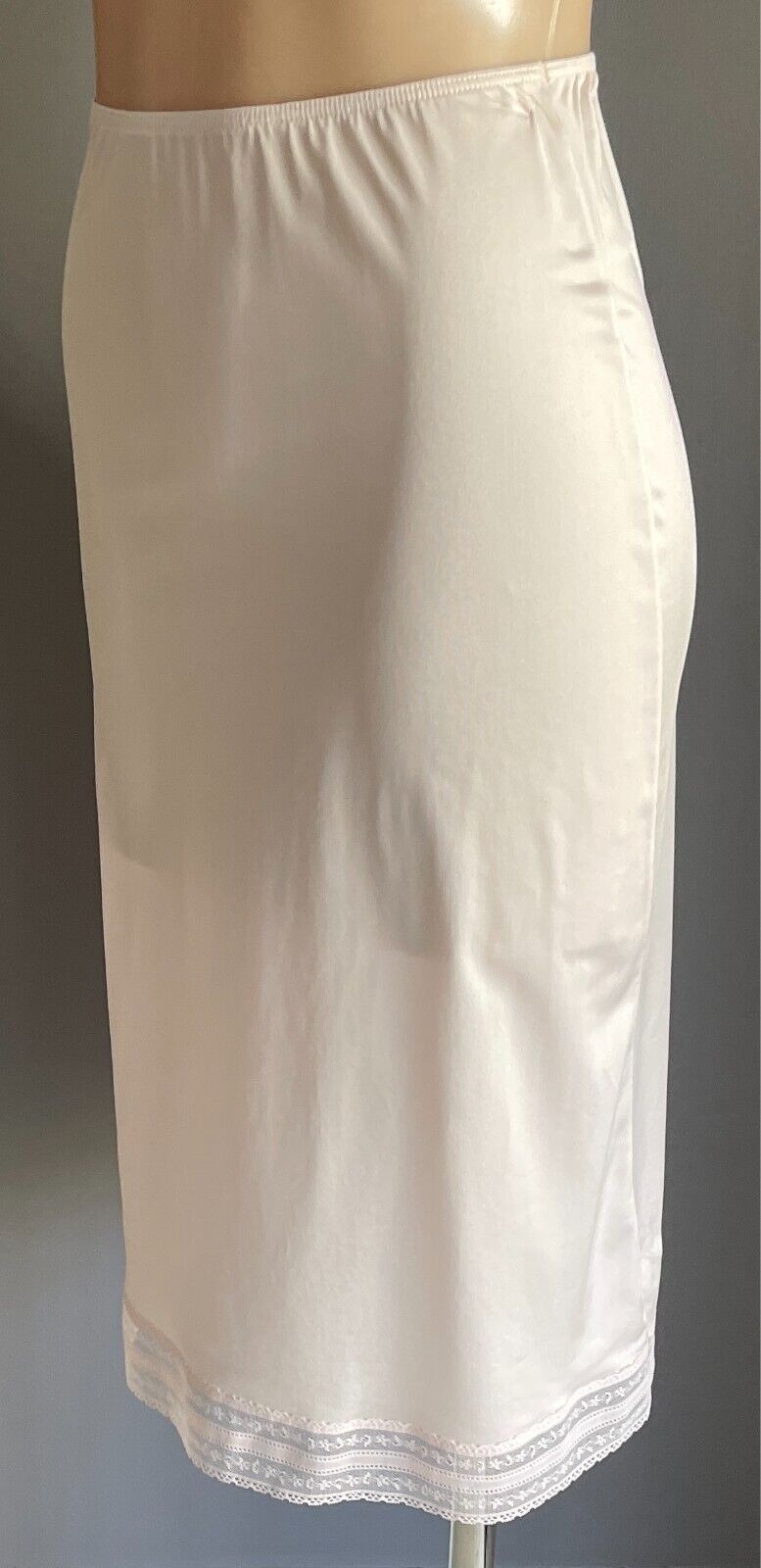 HESTIA Baby Pink Half Slip Anti Stat Tricot Elastic Waist Size 10 Lace Hem Vtg
