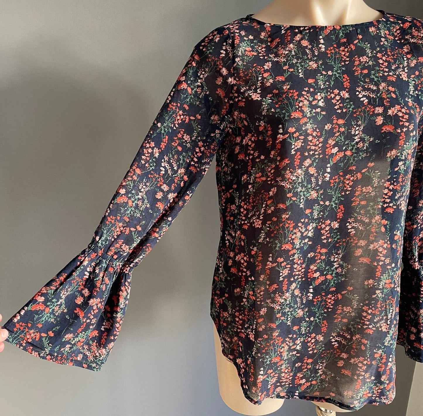 FORCAST Top Bell Sleeve Navy Floral Print Semi Sheer Blouse w Long Size 8 10