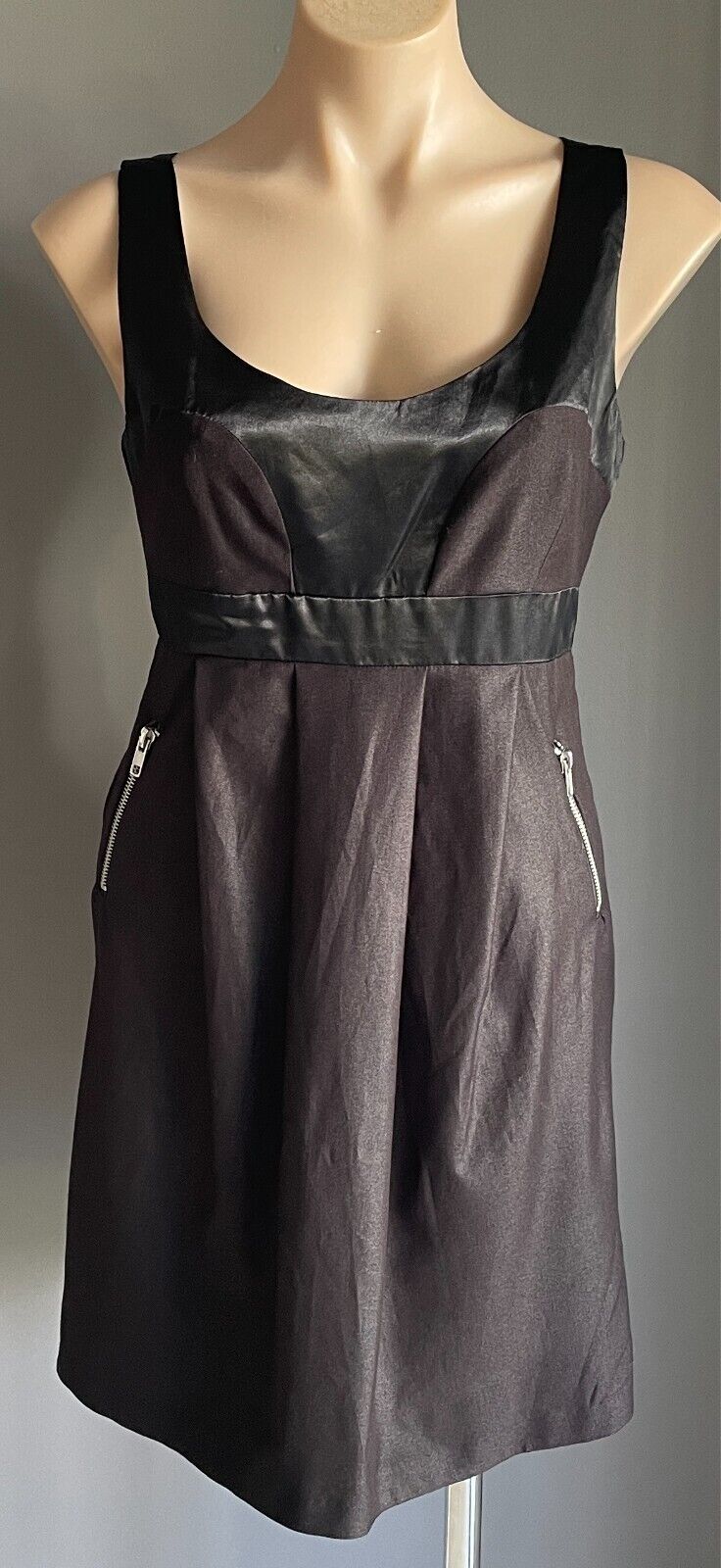 HOT OPTIONS Sheath Dress Black Sleeveless Mini Length Size 12 Zip Pockets