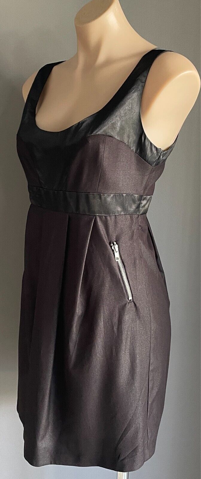 HOT OPTIONS Sheath Dress Black Sleeveless Mini Length Size 12 Zip Pockets