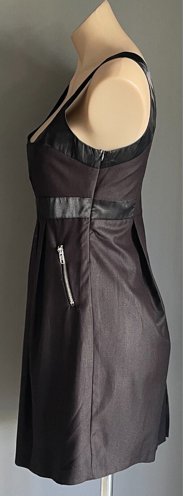 HOT OPTIONS Sheath Dress Black Sleeveless Mini Length Size 12 Zip Pockets