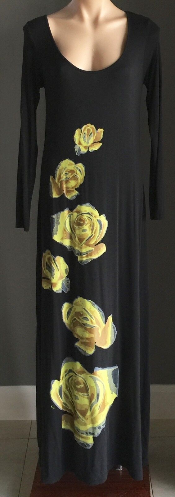 CHARLIE BROWN Maxi Dress Long Sleeve Black & Floral Print Size 8 - 10 Impressive