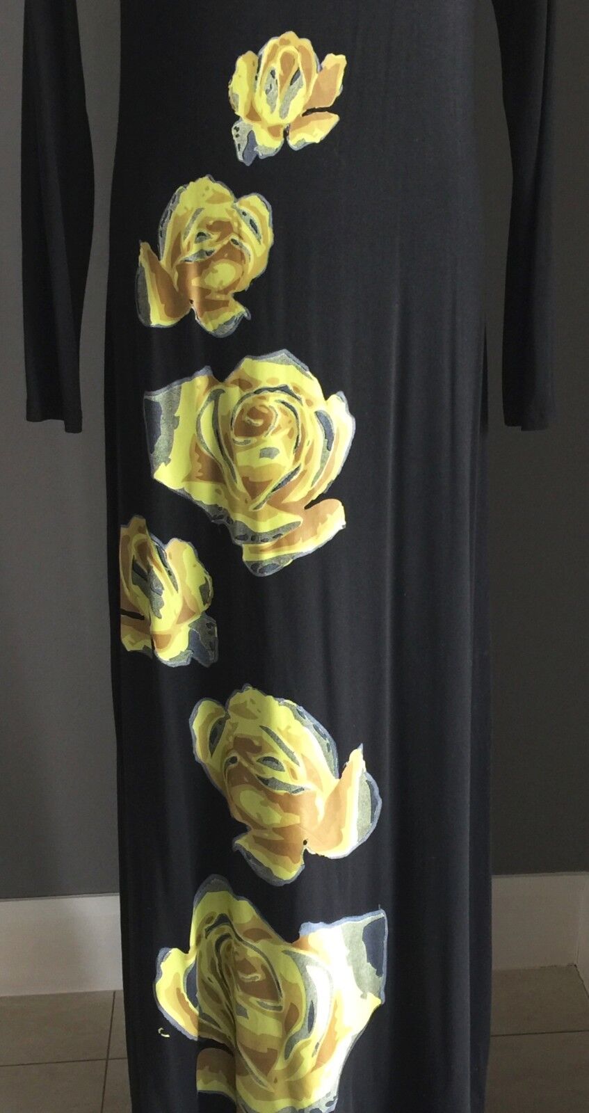 CHARLIE BROWN Maxi Dress Long Sleeve Black & Floral Print Size 8 - 10 Impressive