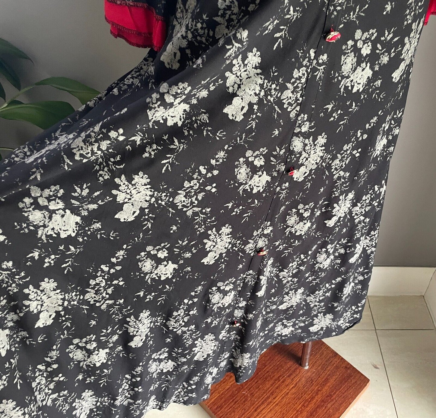 JSR Maxi Dress Black Grey Floral Print Red Stitch Trim & Sequins Long Size L 12