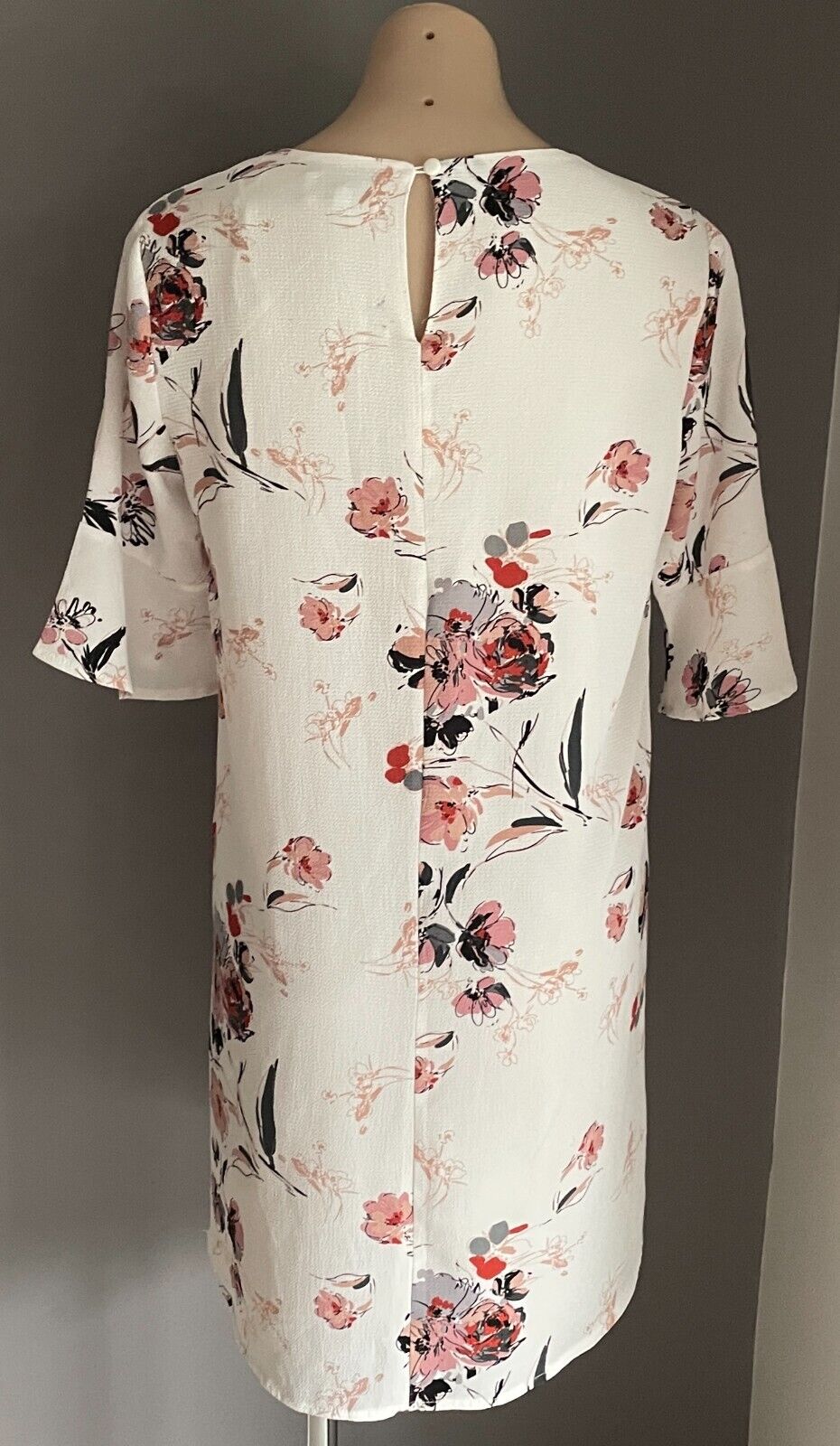 EXECUTIVE PONIES Shift Dress White Floral Print 3/4 Sleeves Lined Size 10 NEW