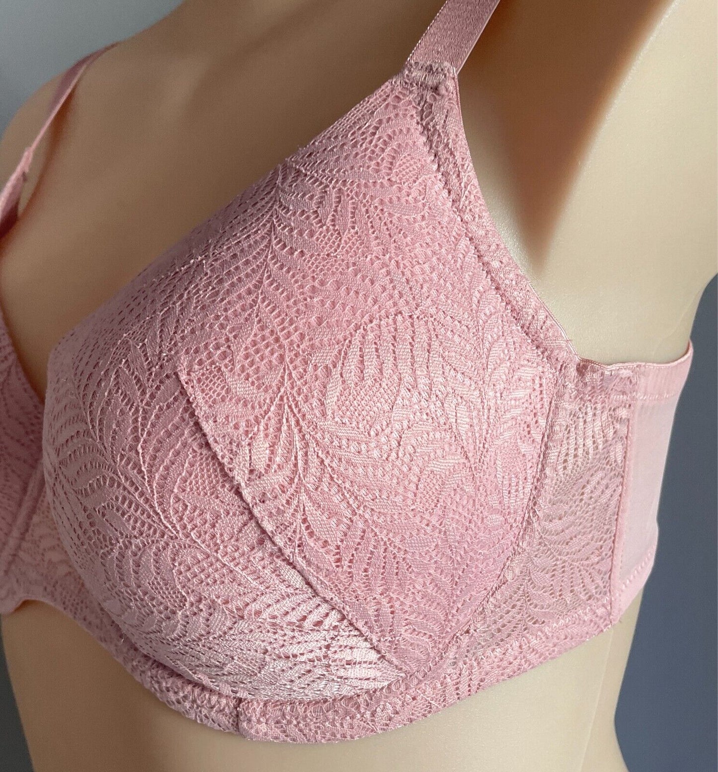 ANKO Dusty Pink Lace Bra Size 16DD Full Figure Underwire Adjustable Straps