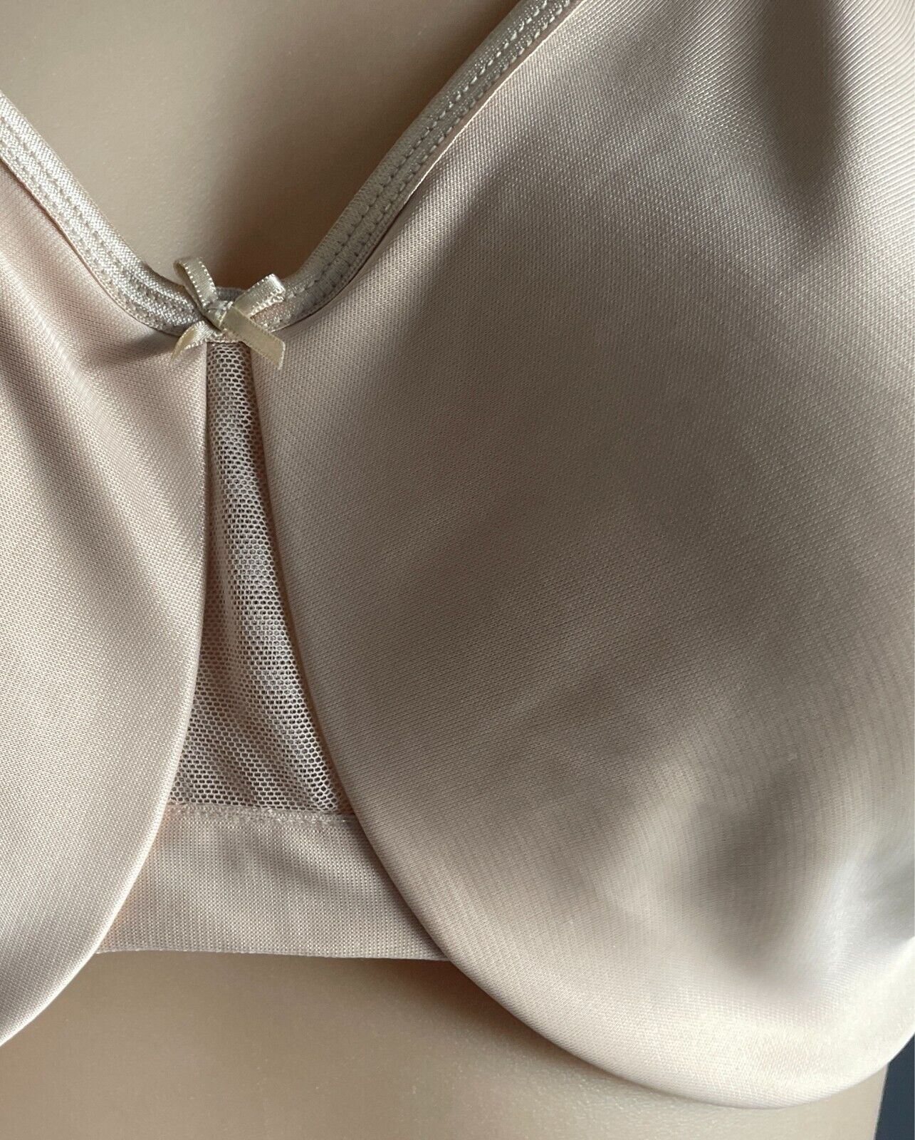 FORMFIT TRIUMPH Beige Smooth Minimiser Full Coverage Bra Size 20DD Underwire NWT