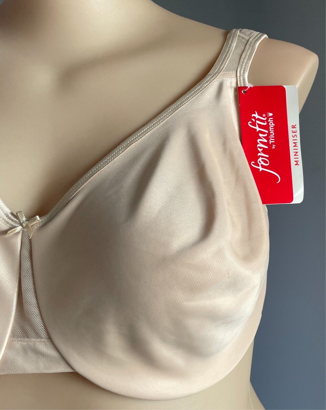 FORMFIT TRIUMPH Beige Smooth Minimiser Full Coverage Bra Size 20DD Underwire NWT