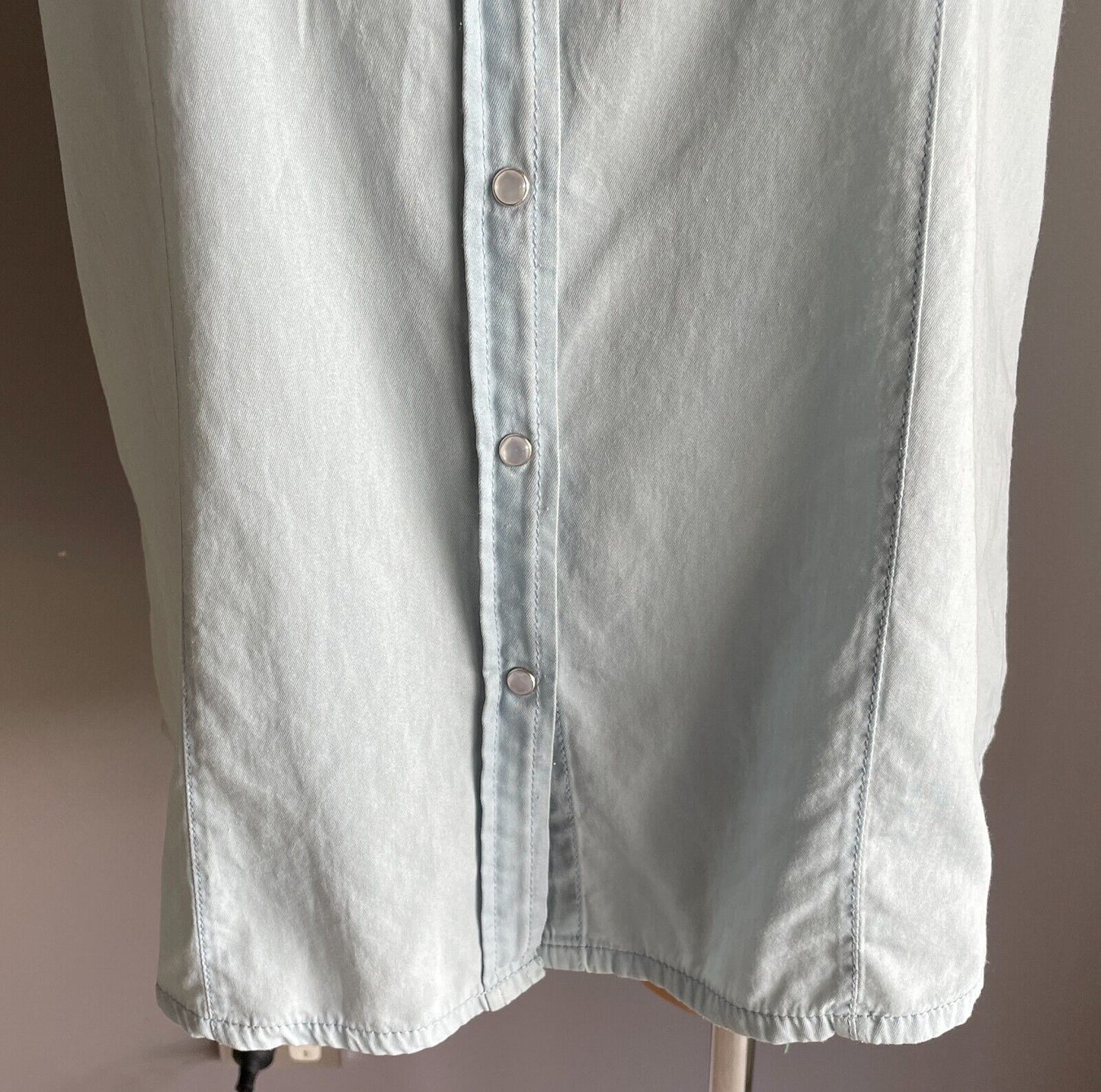 ED.IT.ED Pearl Snap Sleeveless Shirt Light Blue Chambray Western Style Size 20