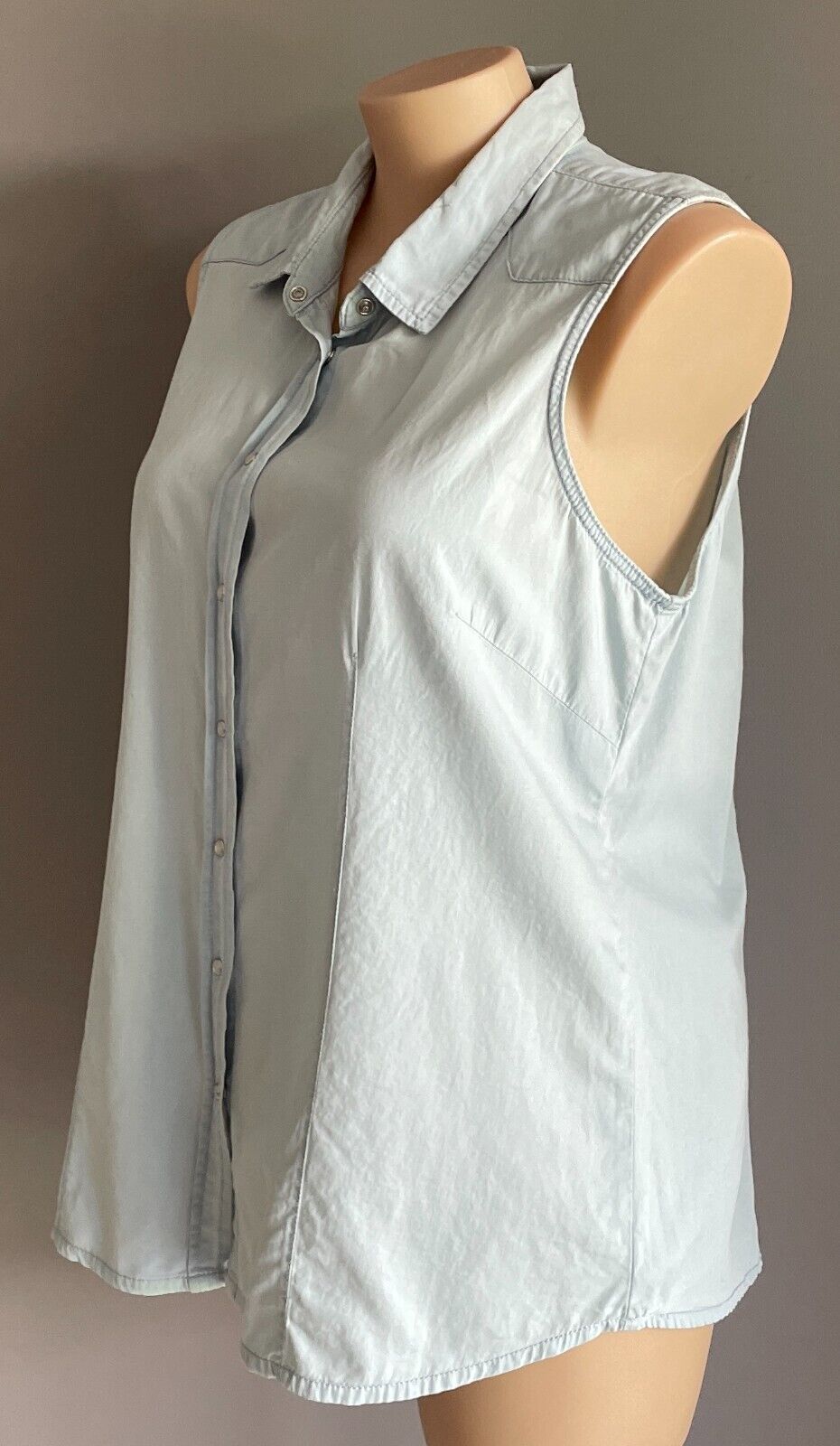 ED.IT.ED Pearl Snap Sleeveless Shirt Light Blue Chambray Western Style Size 20