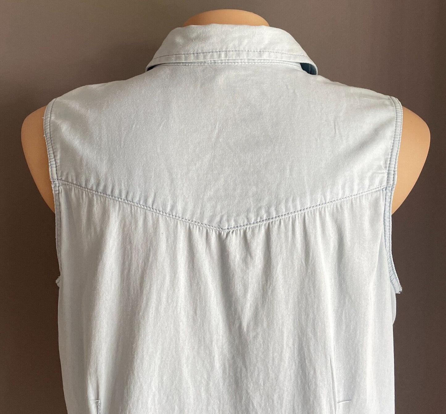 ED.IT.ED Pearl Snap Sleeveless Shirt Light Blue Chambray Western Style Size 20