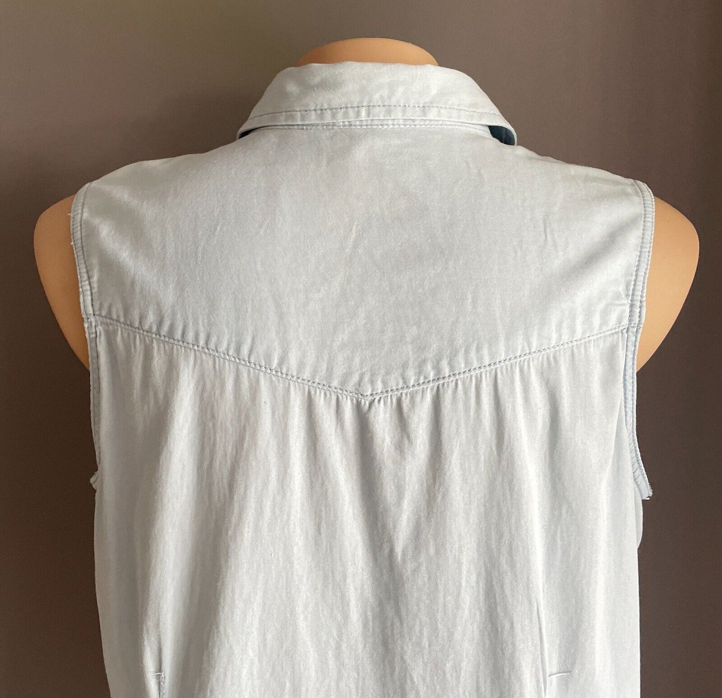 ED.IT.ED Pearl Snap Sleeveless Shirt Light Blue Chambray Western Style Size 20