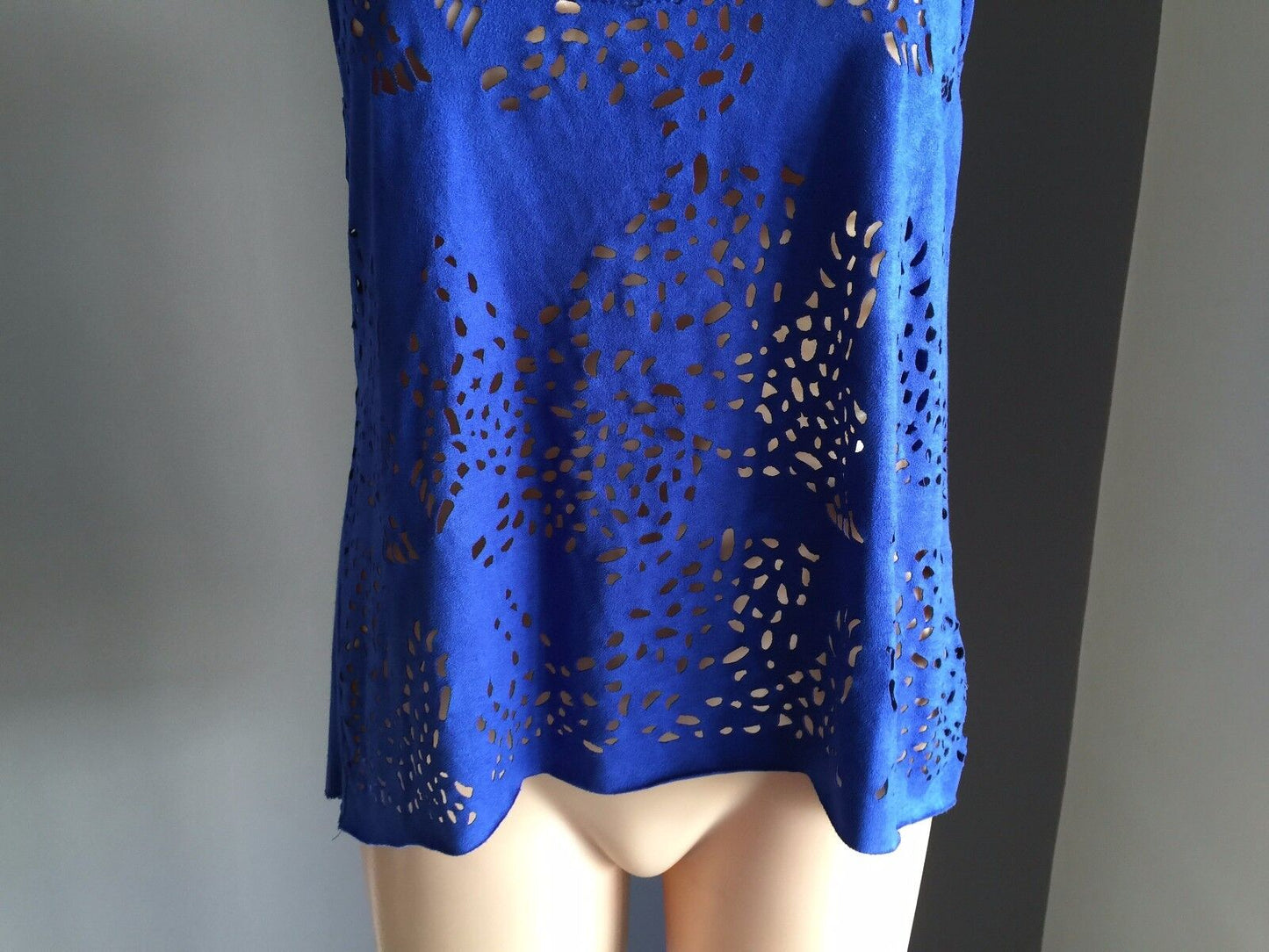 DOTTI Top Tank Micro Suede Laser Cut Cobalt Blue Sleeveless Cami Size S 10 NEW