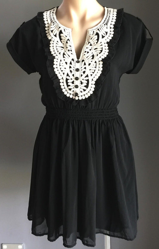 DOTTI Dress Black & Ivory Lace Short Sleeve Elastic Waist Dress Sz 8 10 Vintage