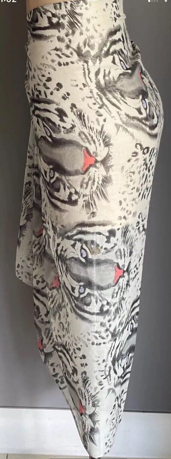 TARGET Sarong Tiger Face Black Grey White & Print Semi Sheer Skirt Wrap Stunning