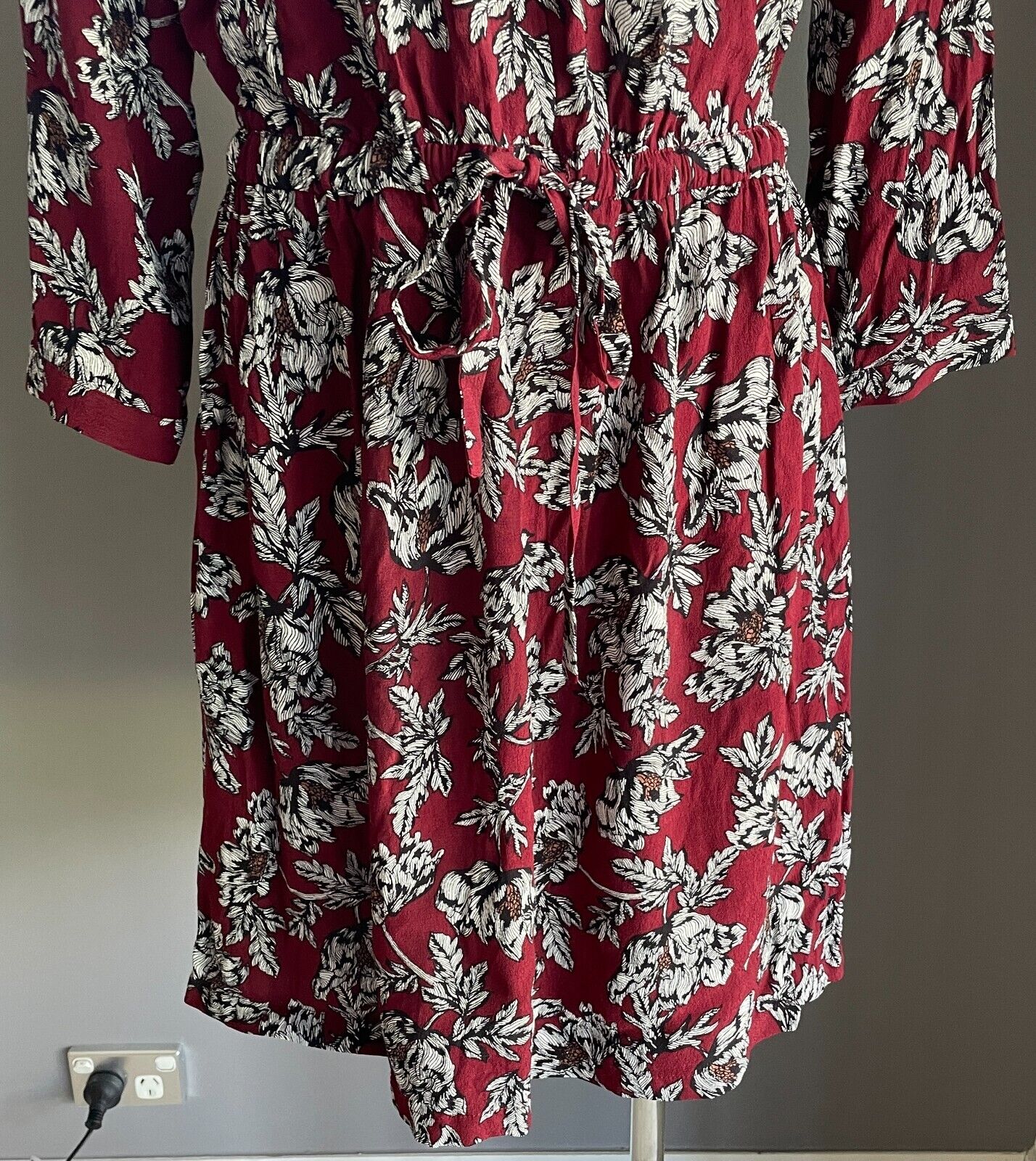 DIANA FERRARI Sheath Dress Burgundy Black White Floral Print 3/4 Sleeve Size 12