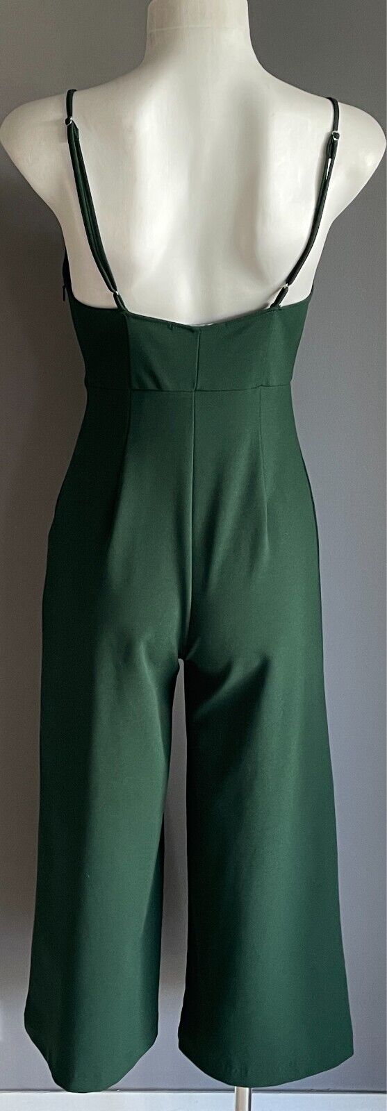 FOREVER 21 Jumpsuit Green Adjustable Straps Wide Crop Length Sleeveless Size S 8