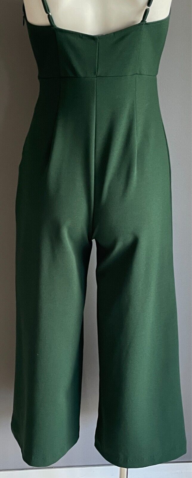 FOREVER 21 Jumpsuit Green Adjustable Straps Wide Crop Length Sleeveless Size S 8