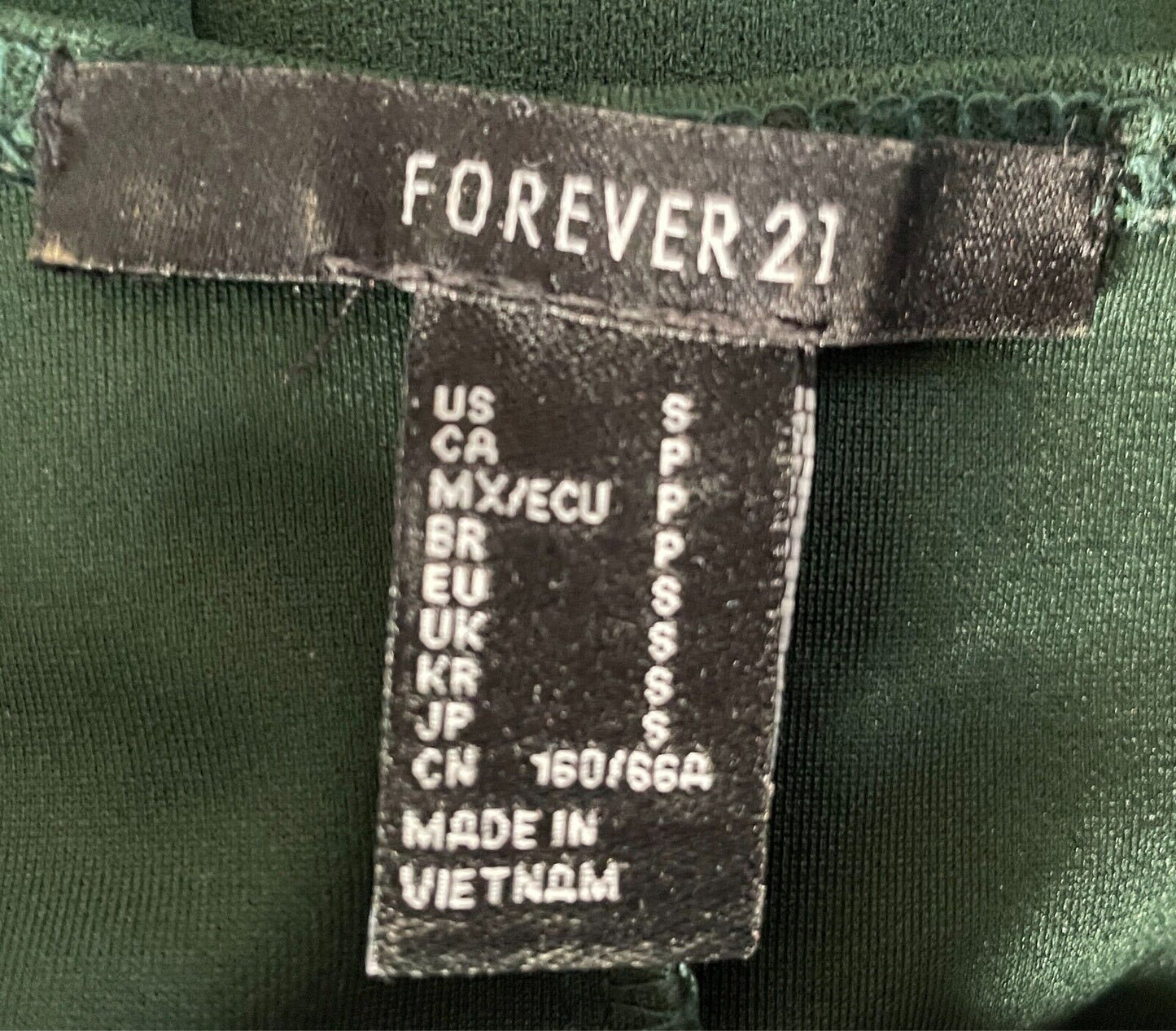 FOREVER 21 Jumpsuit Green Adjustable Straps Wide Crop Length Sleeveless Size S 8