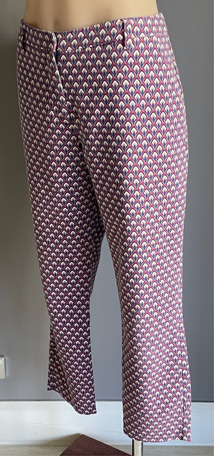 SPORTSGIRL Pants  Slim Fit Dark Fuchsia Blue Taupe Cream Print Sz 12 Crop Length