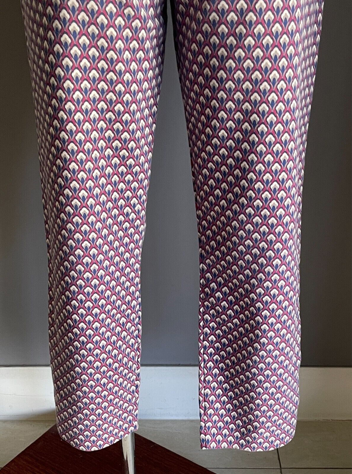 SPORTSGIRL Pants  Slim Fit Dark Fuchsia Blue Taupe Cream Print Sz 12 Crop Length
