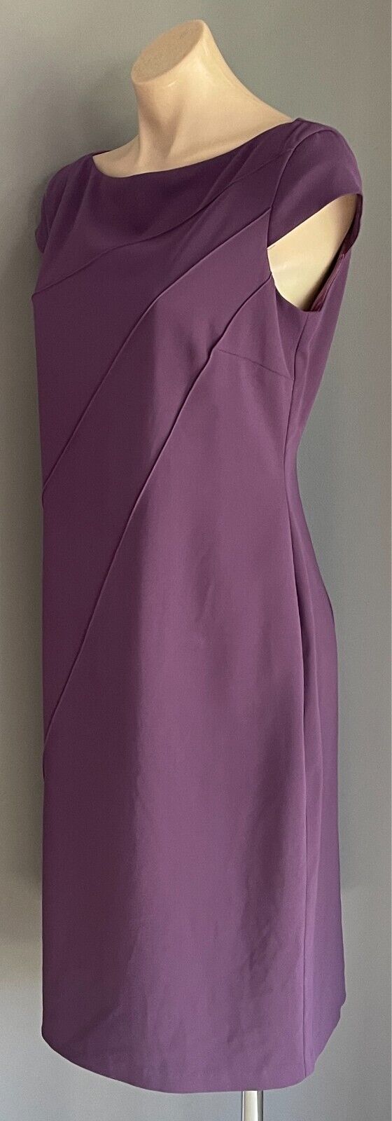 VERONIKA MAINE Sheath Dress Purple Cap Sleeve Size 12 Lined Knee Length Elegant