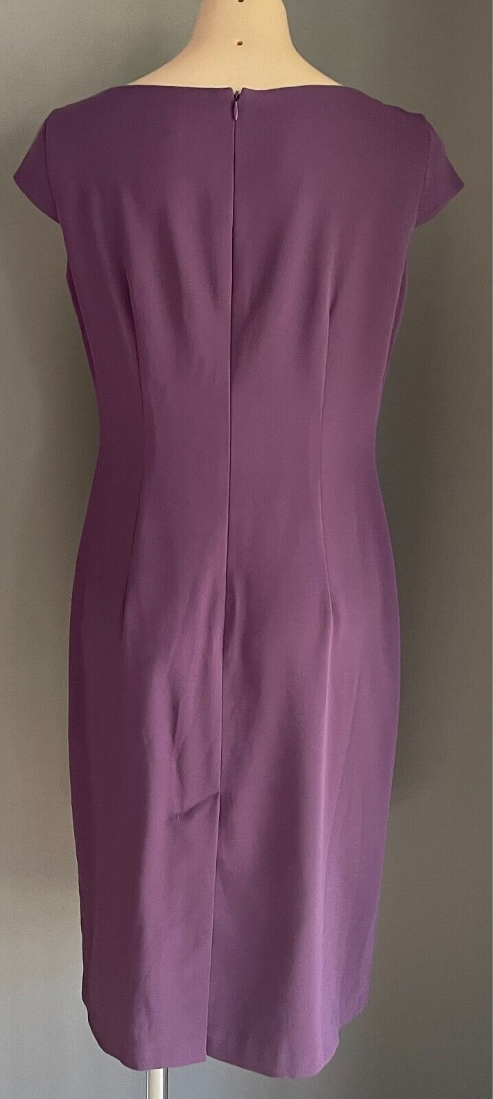VERONIKA MAINE Sheath Dress Purple Cap Sleeve Size 12 Lined Knee Length Elegant