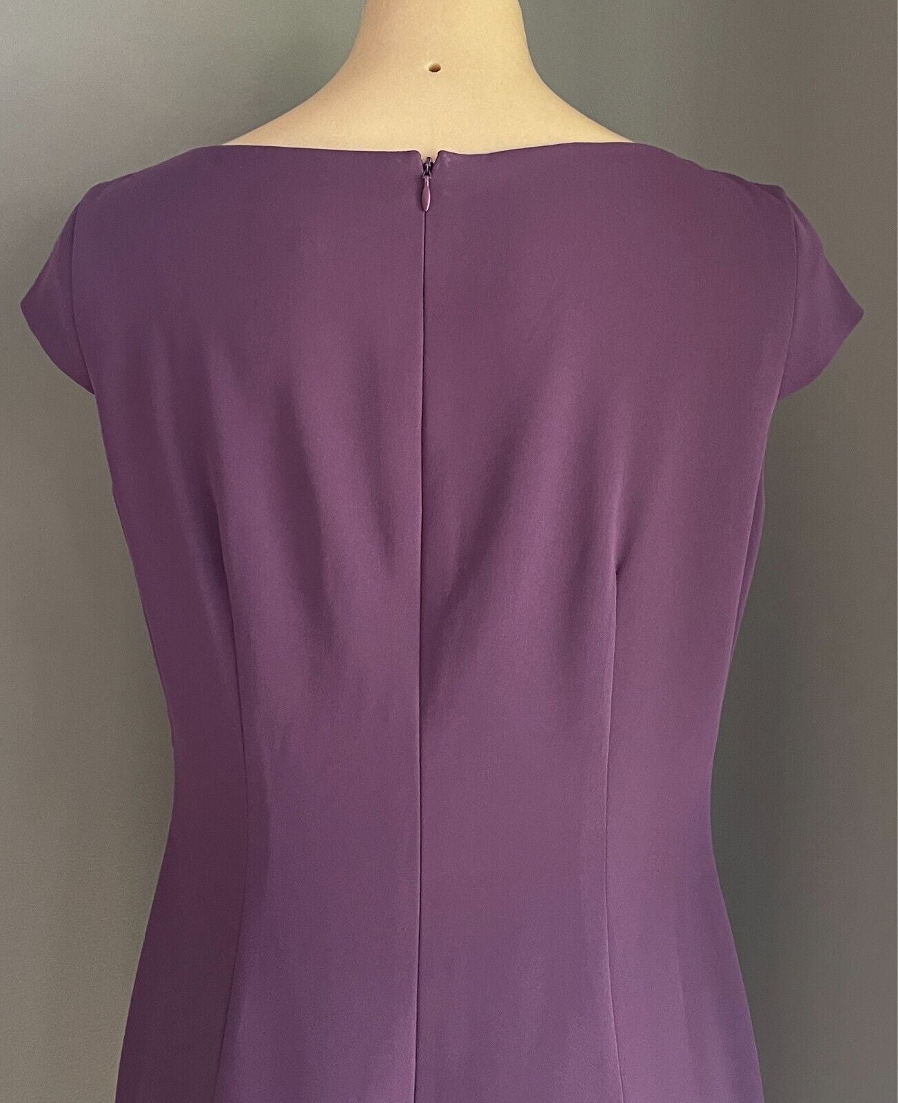 VERONIKA MAINE Sheath Dress Purple Cap Sleeve Size 12 Lined Knee Length Elegant