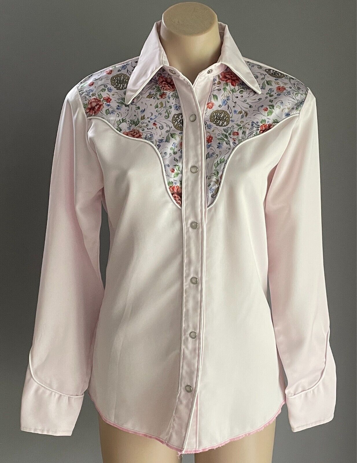 SERONA VALLEY Western Wear Shirt Baby Pink Pearl Snap Mat Satin Size 10 L/Sl Vtg