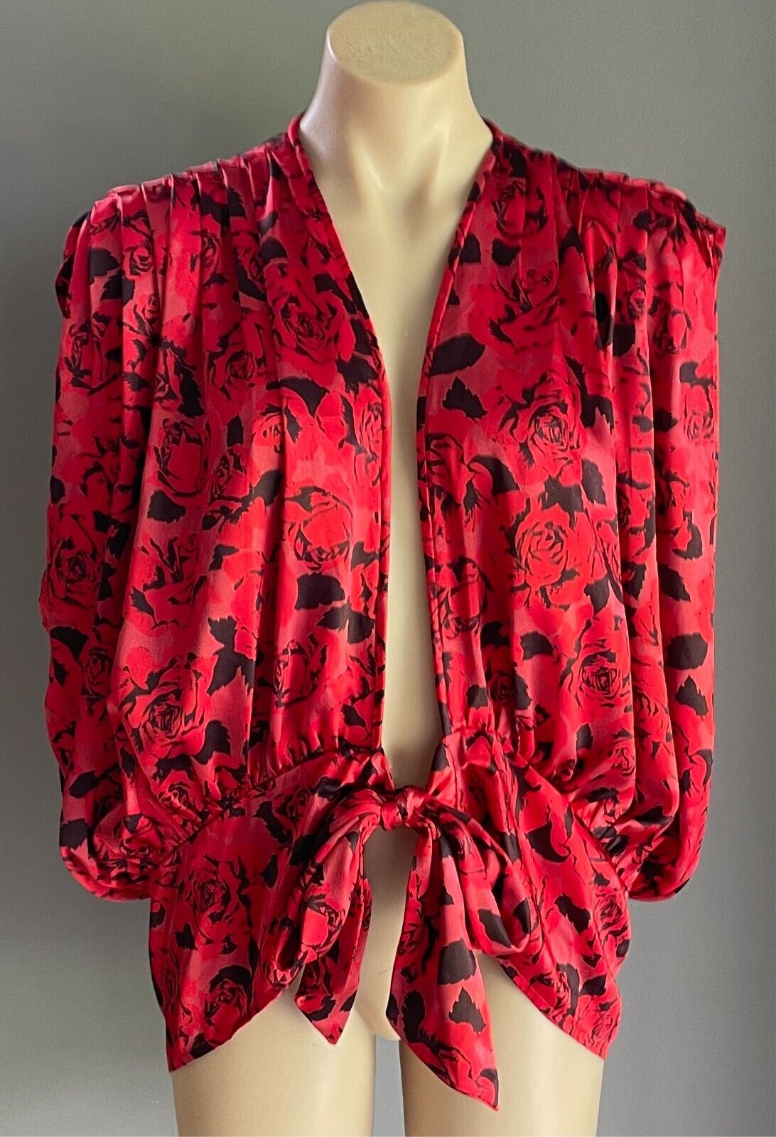 AMI Top Black Red Grey Roses Size 10 14 Sleeveless Tie Front Blousey Vintage