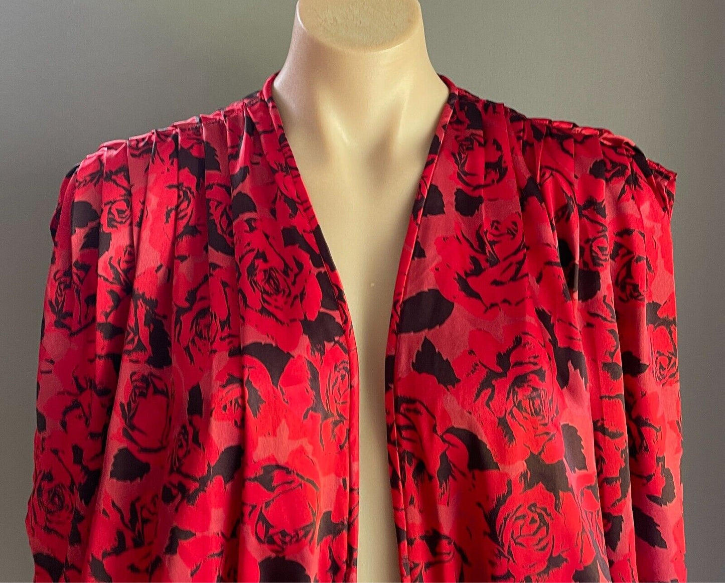AMI Top Black Red Grey Roses Size 10 14 Sleeveless Tie Front Blousey Vintage
