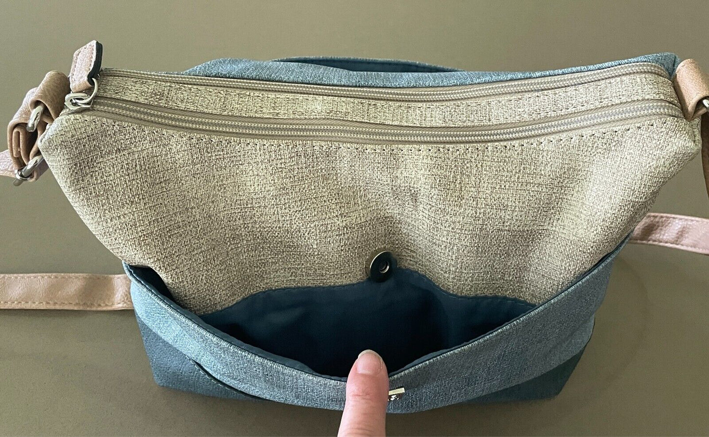 CABRELLI Crossbody/Shoulder Bag Shades of Blue & Beige Textured PU Adjustable